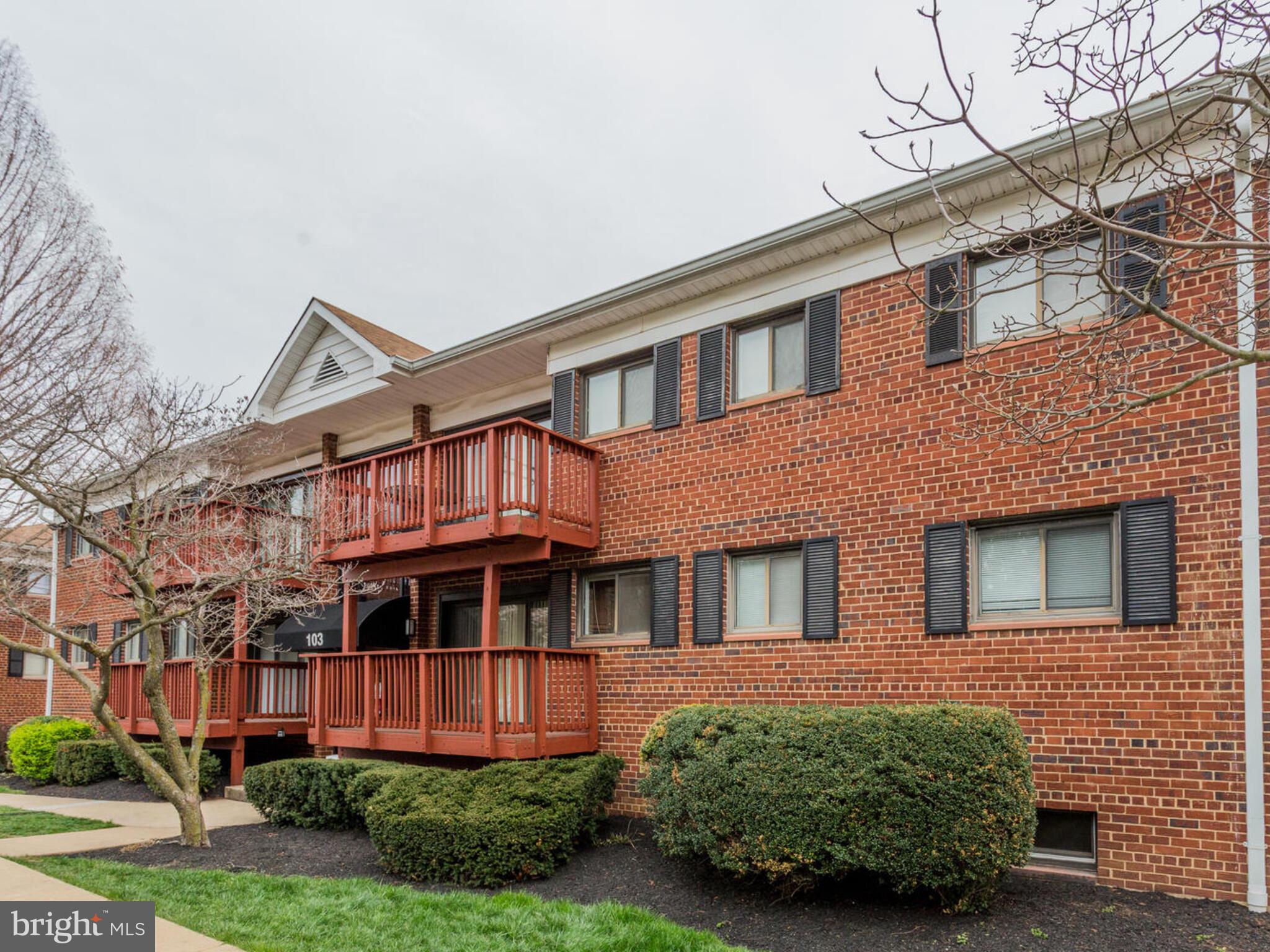 103 Skyhill Road, Unit 6 Alexandria, VA 22314 - Photo 2 of 31