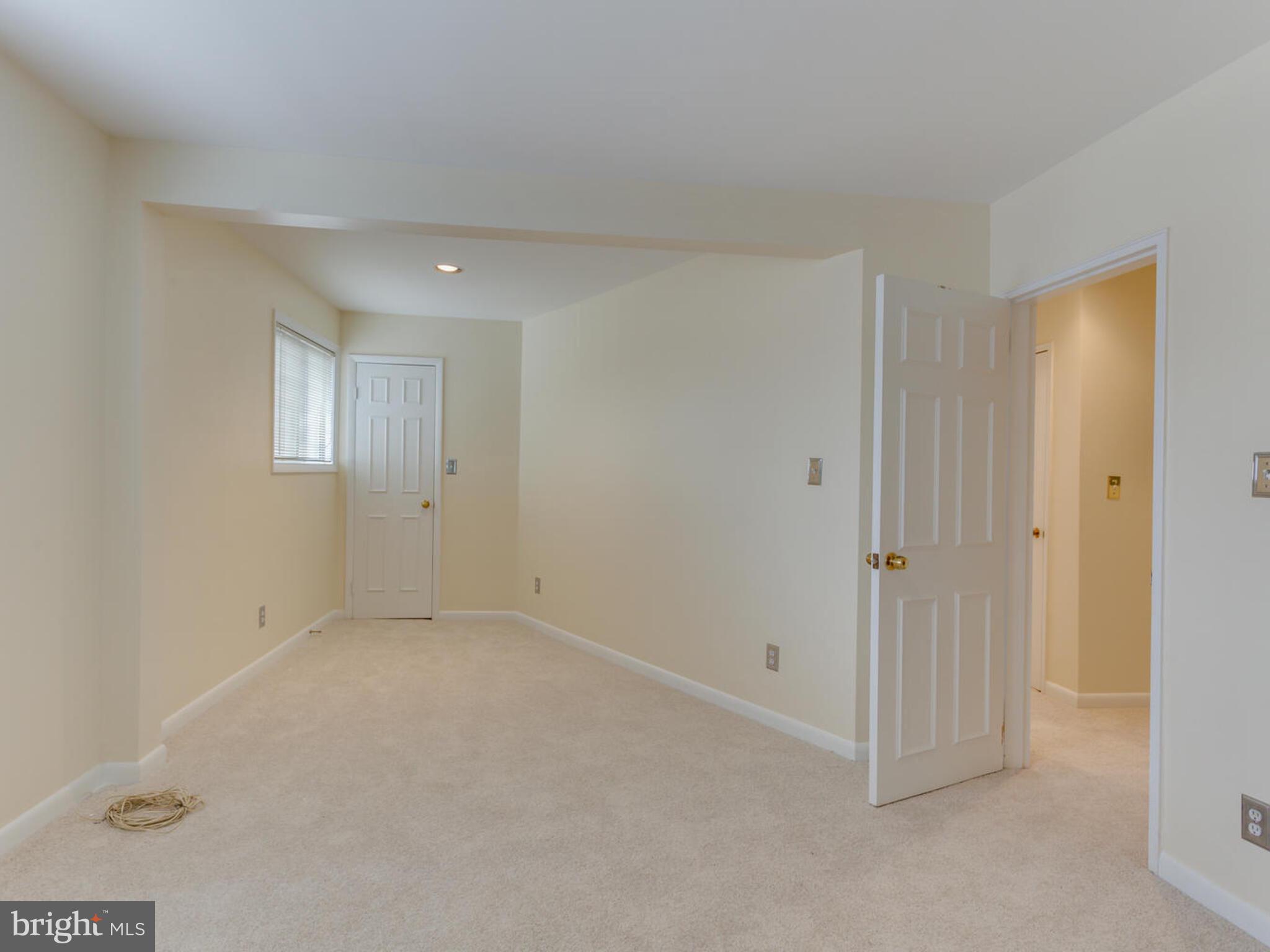 103 Skyhill Road, Unit 6 Alexandria, VA 22314 - Photo 22 of 31