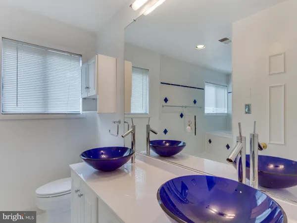$1,975 | 103 Skyhill Road, Unit 6, Alexandria, VA 22314