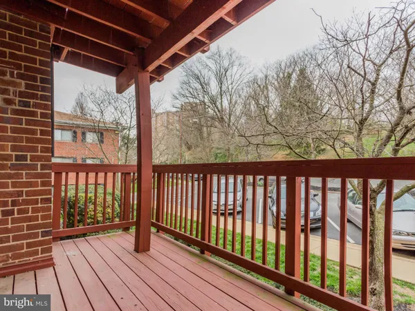 $1,975 | 103 Skyhill Road, Unit 6, Alexandria, VA 22314