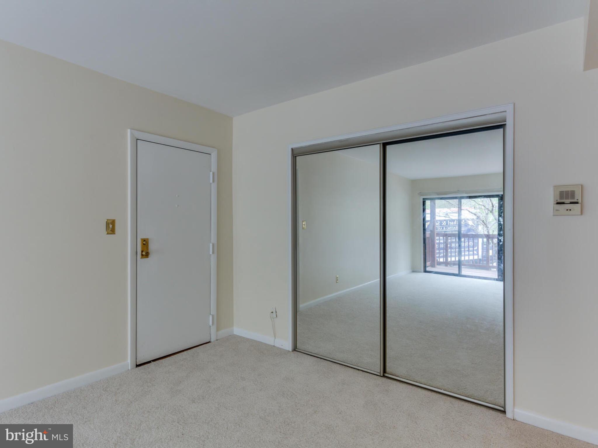 103 Skyhill Road, Unit 6 Alexandria, VA 22314 - Photo 4 of 31
