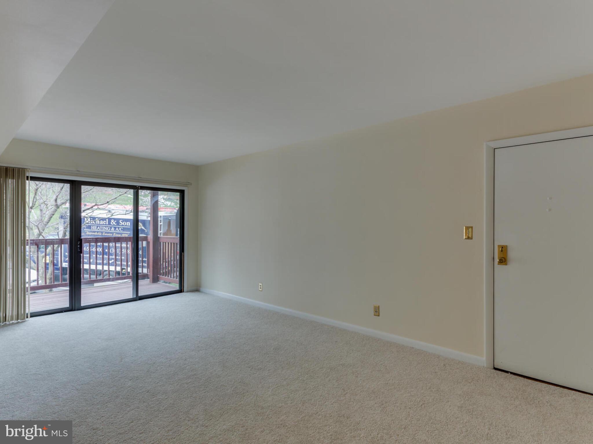 103 Skyhill Road, Unit 6 Alexandria, VA 22314 - Photo 5 of 31