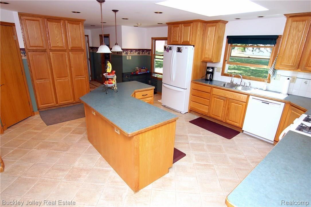 2986 Faussett Road Howell, MI 48855 - Photo 7 of 28 Stand Alone Island has Electricity