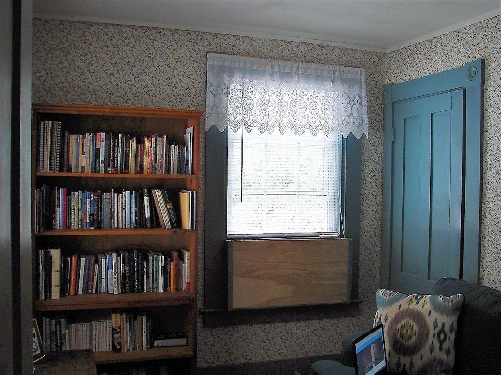 1714 State Road Eliot, ME 03903 - Photo 16 of 30 First bedroom at top of stairs.