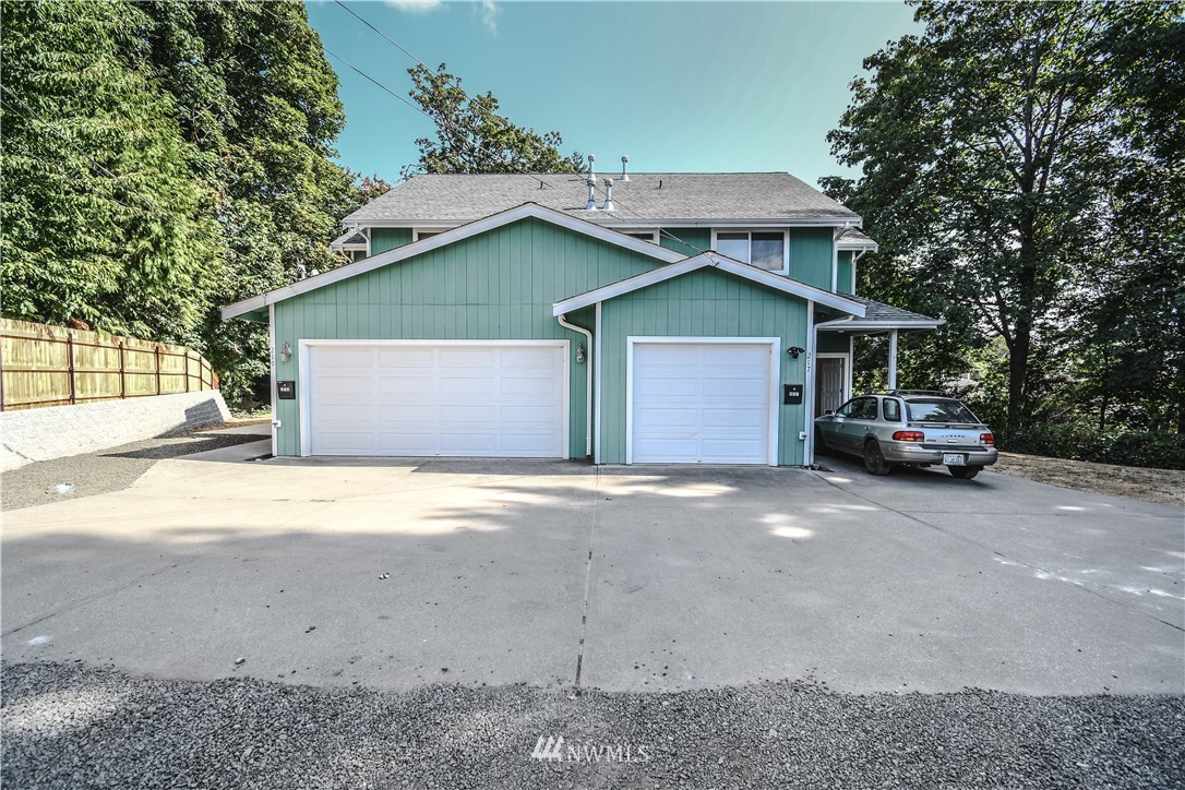 219 Elm Street Bremerton, WA 98310 - Photo 1 of 39 Gallery Image 1