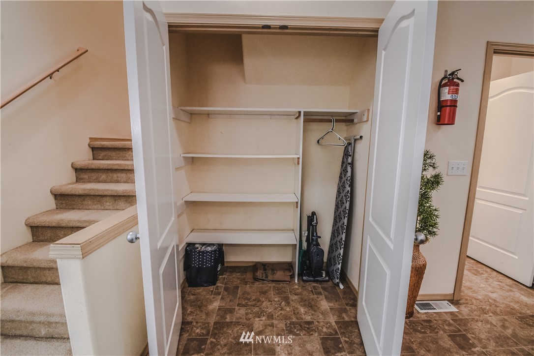 219 Elm Street Bremerton, WA 98310 - Photo 11 of 39 Gallery Image 11