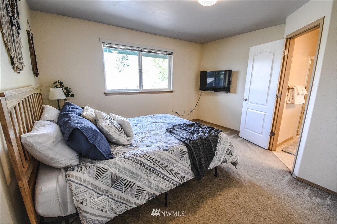 219 Elm Street Bremerton, WA 98310 - Photo 13 of 39 Gallery Image 13