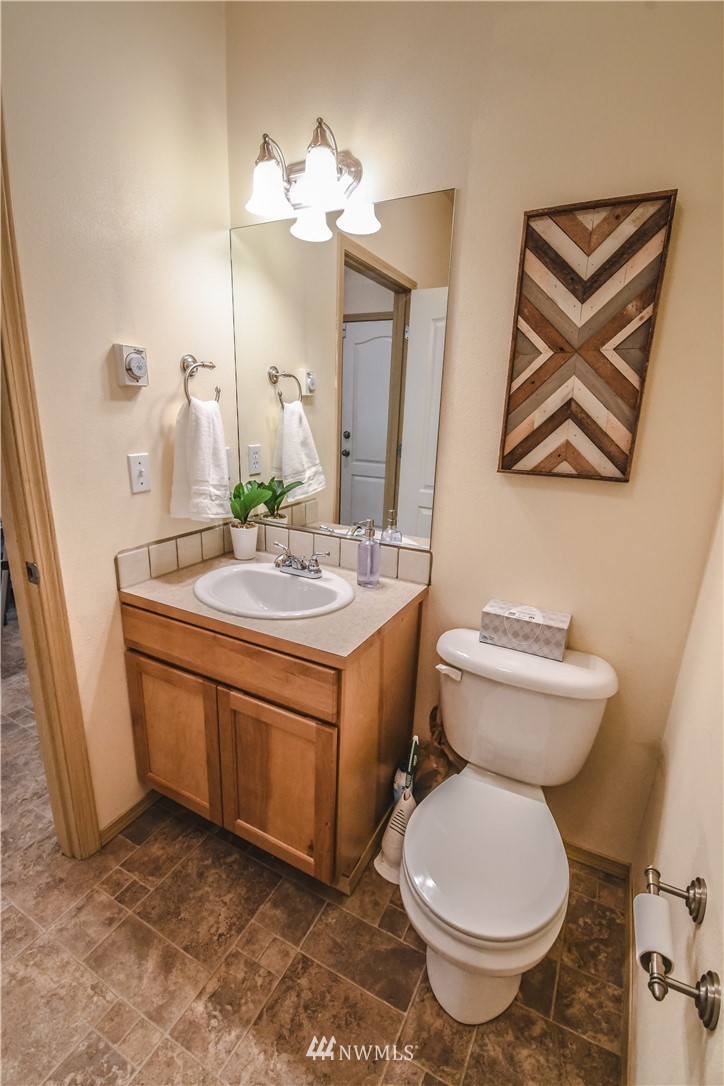 219 Elm Street Bremerton, WA 98310 - Photo 8 of 39 Gallery Image 8