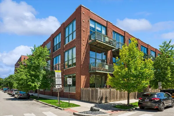 $495,000 | 2654 West Medill Avenue, Unit 308, Chicago, IL 60647