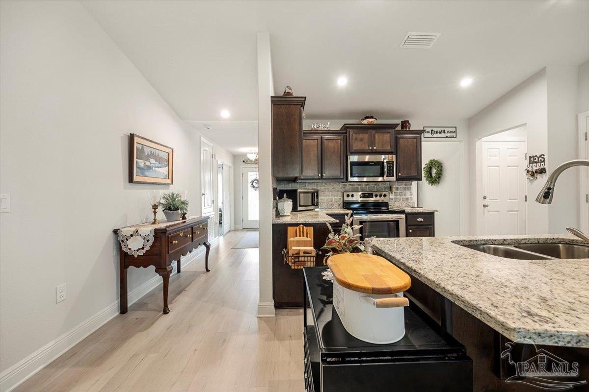 5986 Parsonage Circle Milton, FL 32570 - Photo 11 of 43