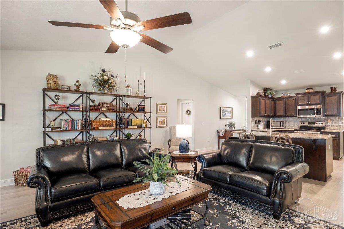 5986 Parsonage Circle Milton, FL 32570 - Photo 15 of 43