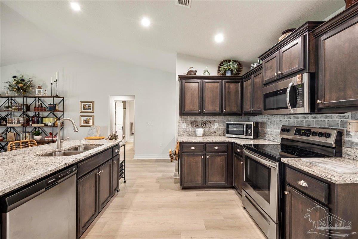 5986 Parsonage Circle Milton, FL 32570 - Photo 6 of 43
