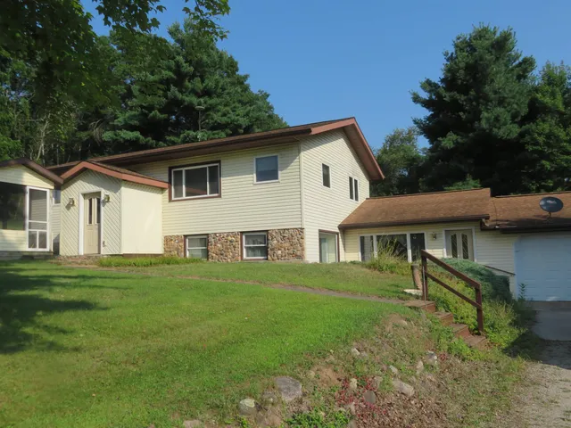 $229,000 | 120 Division Court, Iola, WI 54945