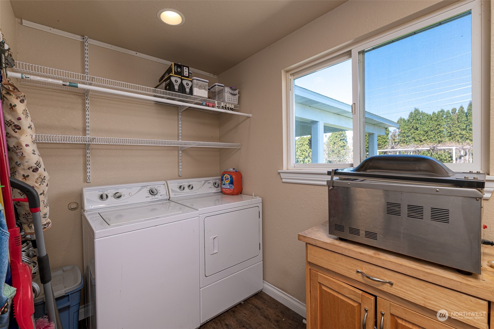 10676 13th Road Northwest Quincy, WA 98848 - Photo 19 of 34 a utility room with dryer and washer