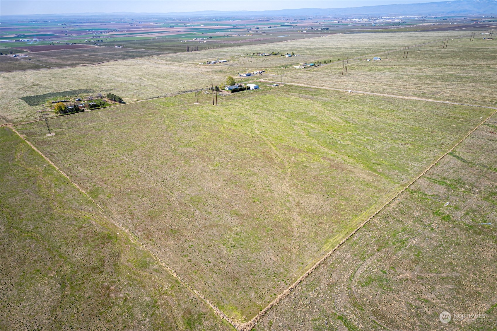 10676 13th Road Northwest Quincy, WA 98848 - Photo 29 of 34 a view of an ocean and beach