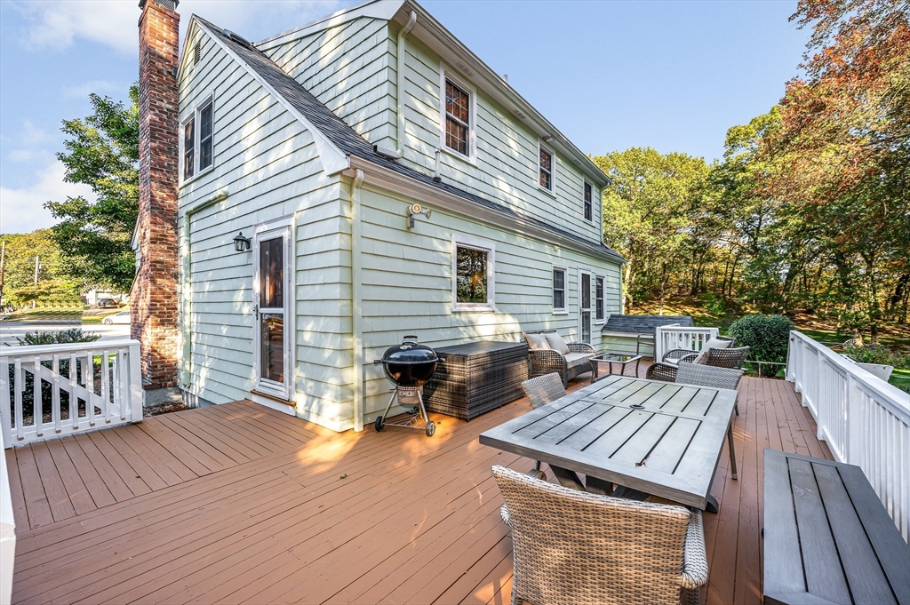 43 Hiawatha Road Woburn, MA 01801 - Photo 26 of 37 Gallery Image 26