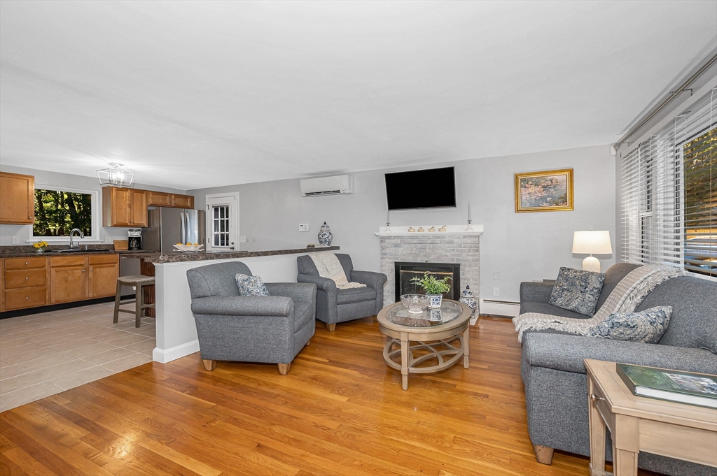 43 Hiawatha Road Woburn, MA 01801 - Photo 5 of 37 Gallery Image 5