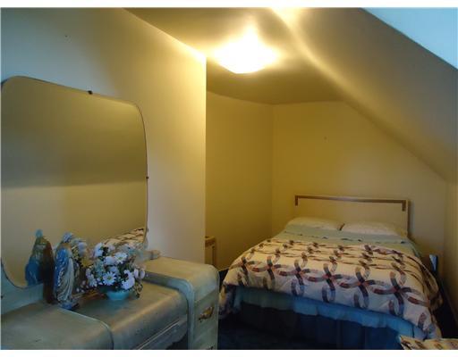 705 California Avenue Rochester, PA 15074 - Photo 8 of 13 Bedroom. upstairs bedroom.