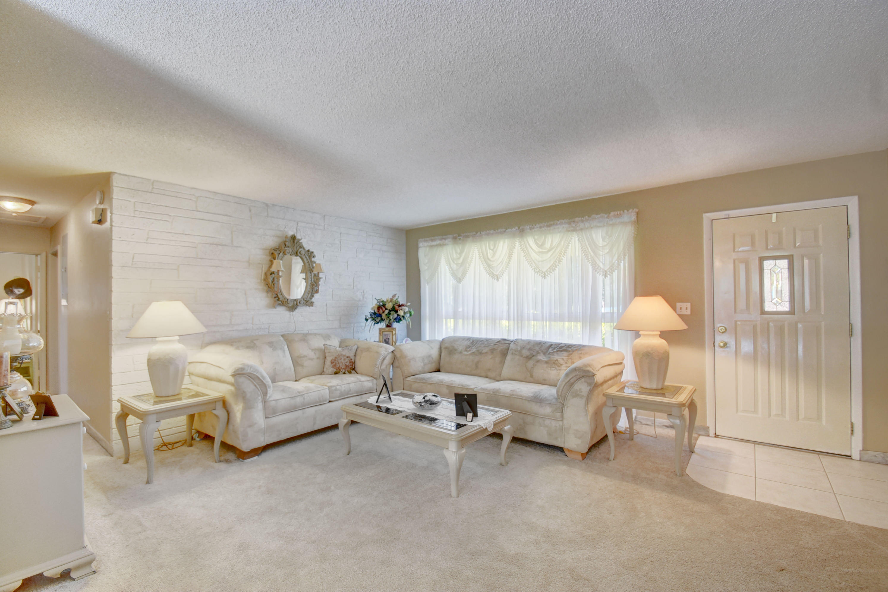 275 Northeast 28th Terrace Boca Raton, FL 33431 - Photo 5 of 34 04_virtuals1 (4)