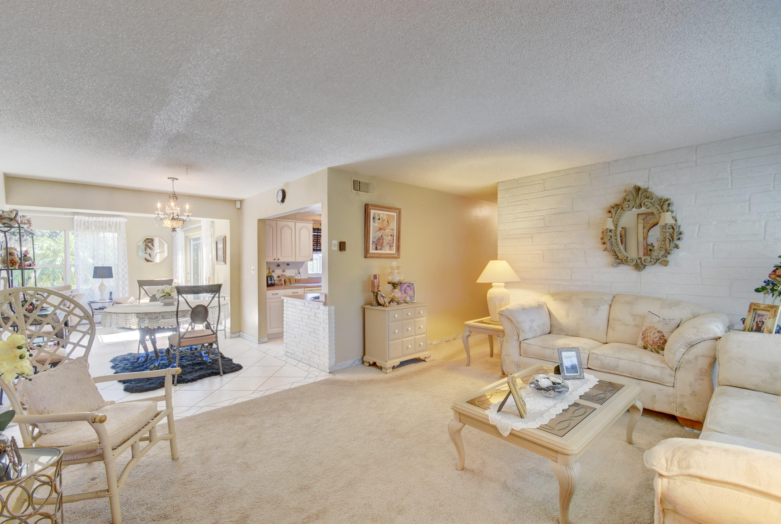 275 Northeast 28th Terrace Boca Raton, FL 33431 - Photo 6 of 34 05_virtuals1 (5)