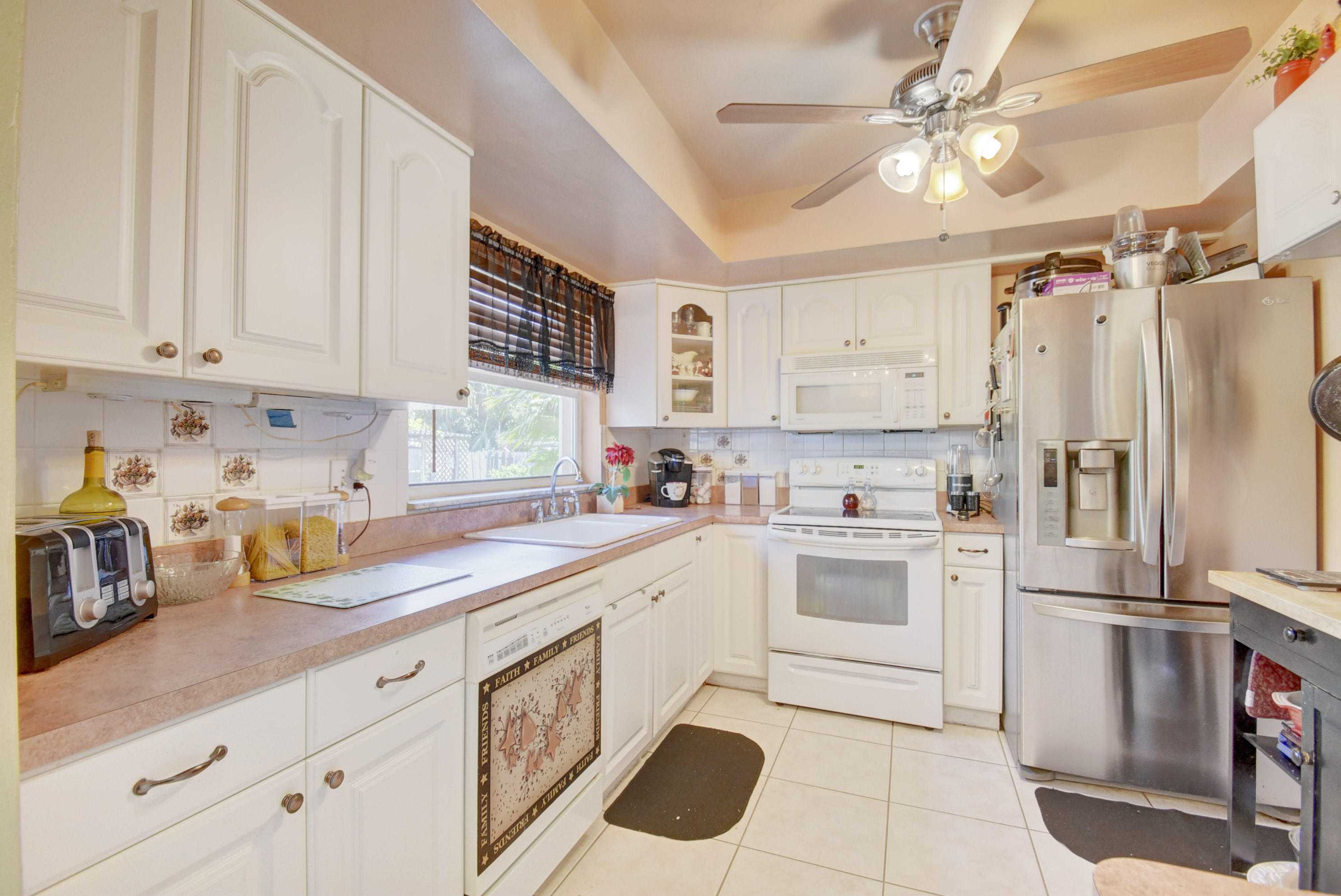 275 Northeast 28th Terrace Boca Raton, FL 33431 - Photo 10 of 34 09_virtuals1 (9)