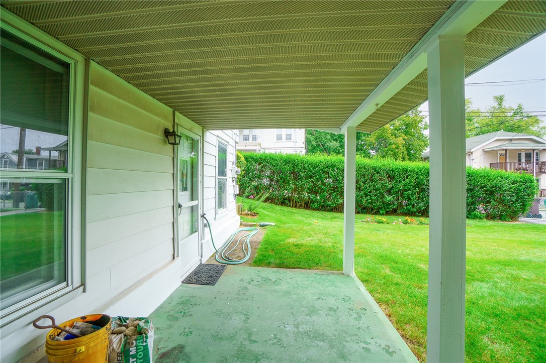 386 Providence Street Woonsocket, RI 02895 - Photo 12 of 45