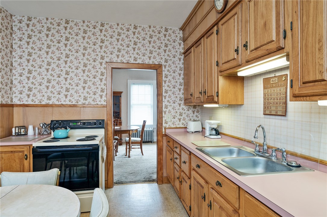 386 Providence Street Woonsocket, RI 02895 - Photo 24 of 45