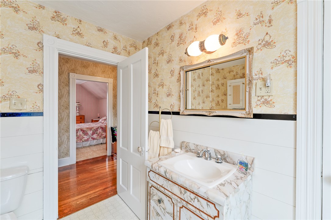 386 Providence Street Woonsocket, RI 02895 - Photo 35 of 45