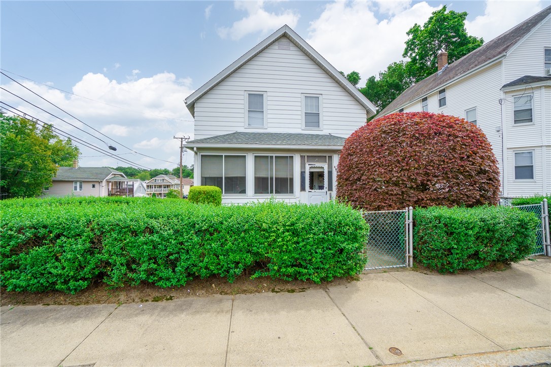386 Providence Street Woonsocket, RI 02895 - Photo 9 of 45
