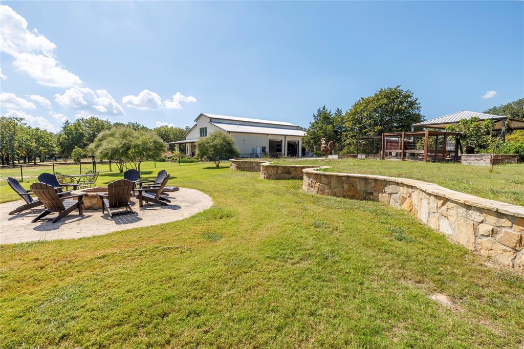 1639 Bloomfield Road Valley View, TX 76272 - Photo 16 of 33