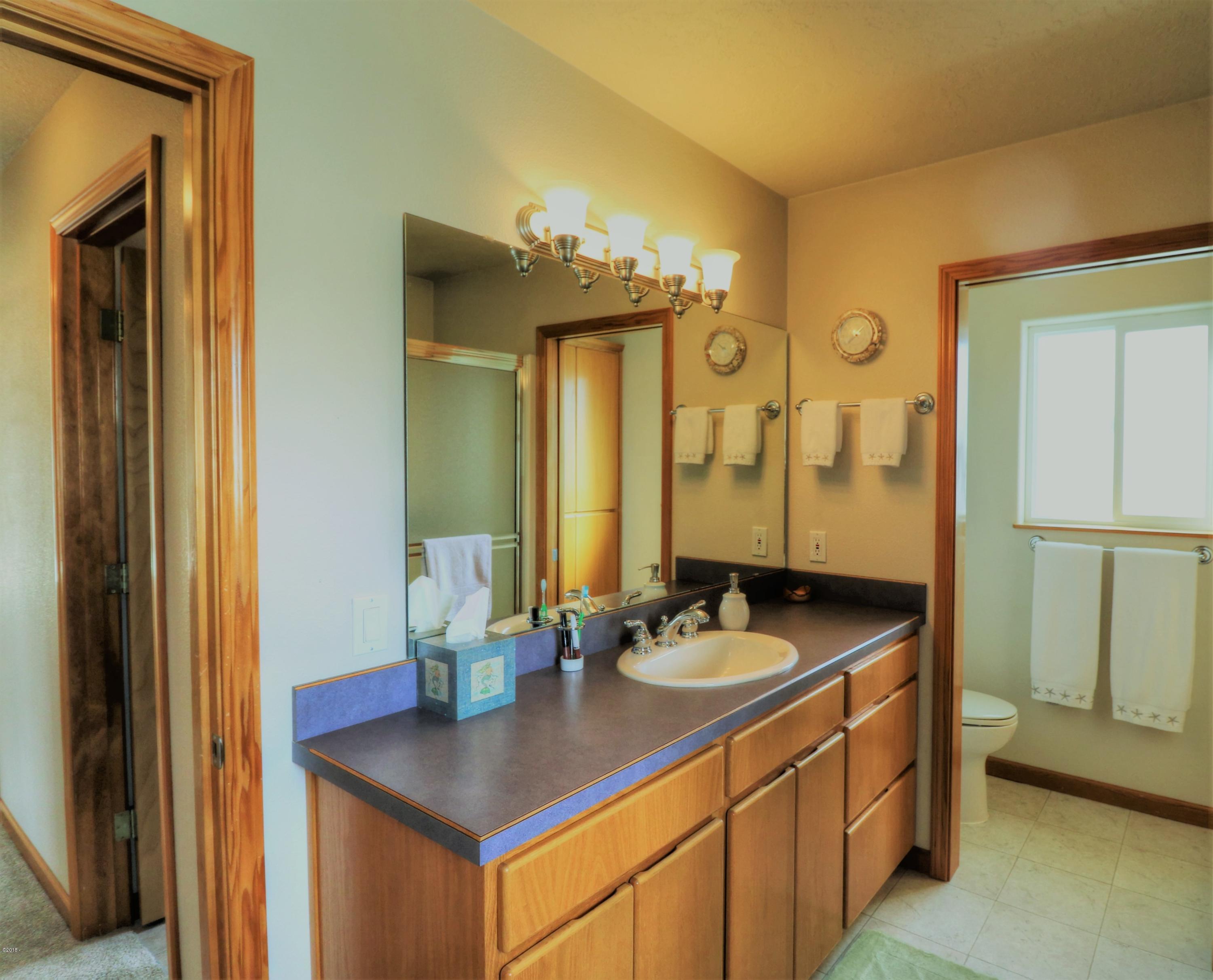 5505 Northwest Rhododendron Street Newport, OR 97365 - Photo 16 of 27 Bathroom 1c