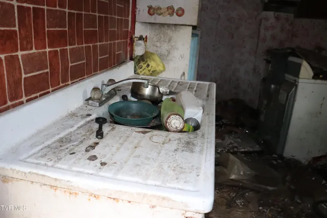 $11,000 | 213 Railroad Avenue, Appalachia, VA 24216