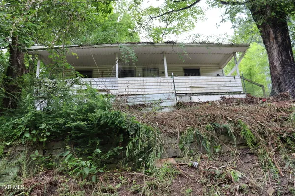 $10,500 | 213 Railroad Avenue, Appalachia, VA 24216