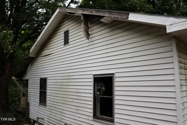 $10,500 | 213 Railroad Avenue, Appalachia, VA 24216