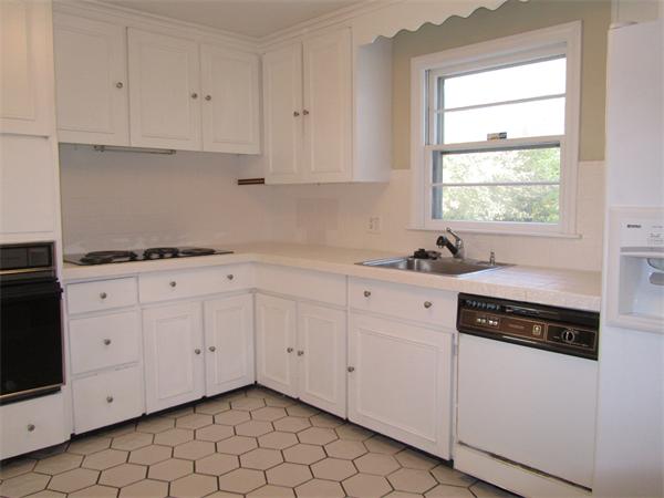 25 Berkeley Road Framingham, MA 01701 - Photo 7 of 28 Gallery Image 7