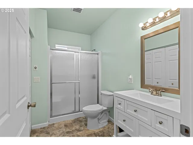 $236,000 | 401 B Street, Myrtle Point, OR 97458