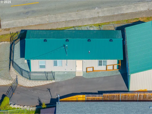 $236,000 | 401 B Street, Myrtle Point, OR 97458