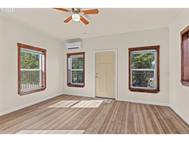 $236,000 | 401 B Street, Myrtle Point, OR 97458