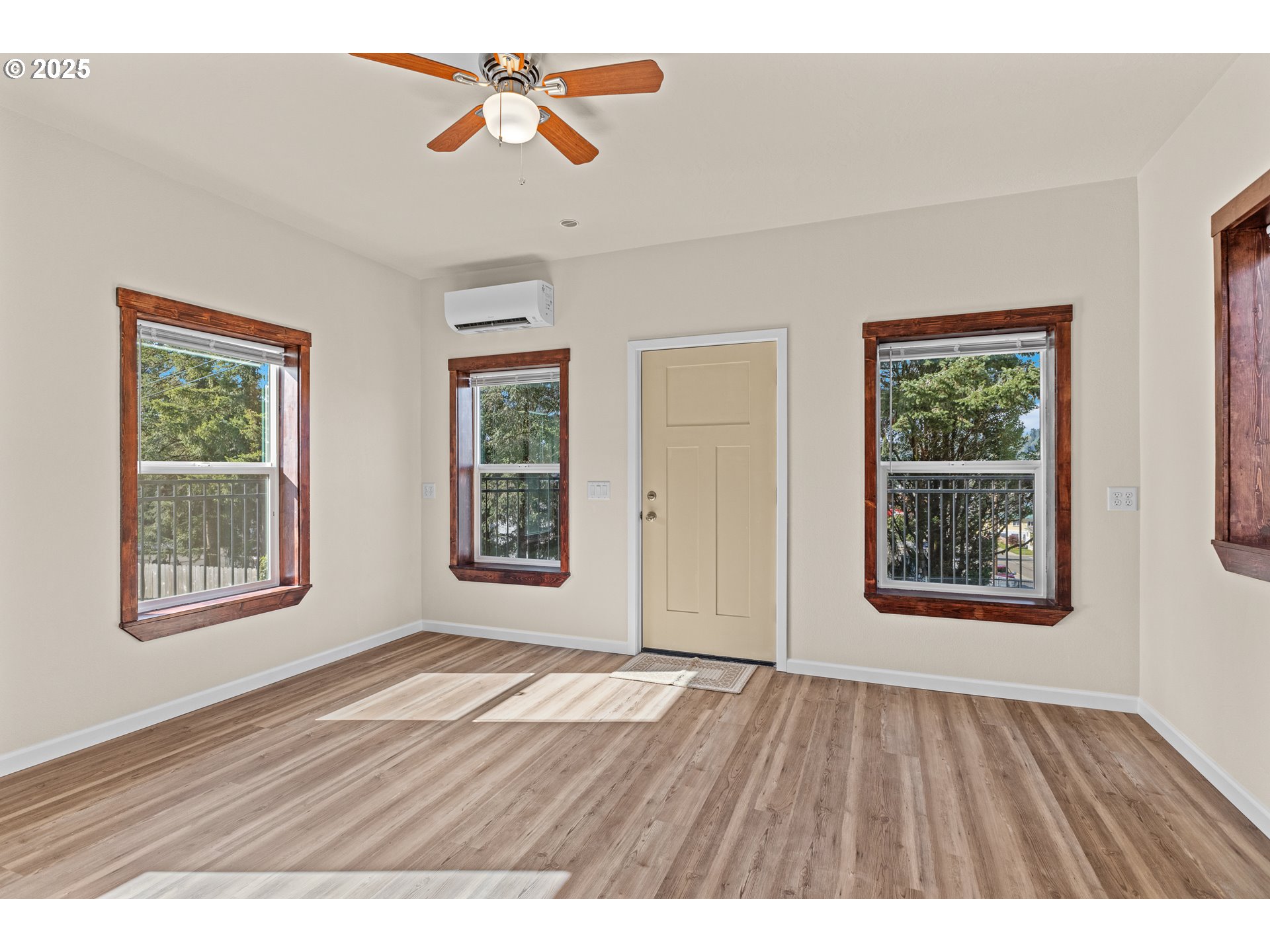 401 B Street Myrtle Point, OR 97458 - Photo 5 of 28 Gallery Image 5