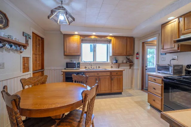 $247,500 | 259 Grove Street, Bangor, ME 04401