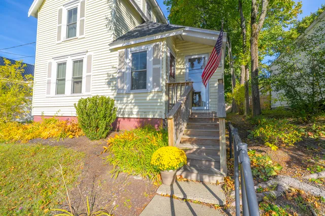 $247,500 | 259 Grove Street, Bangor, ME 04401