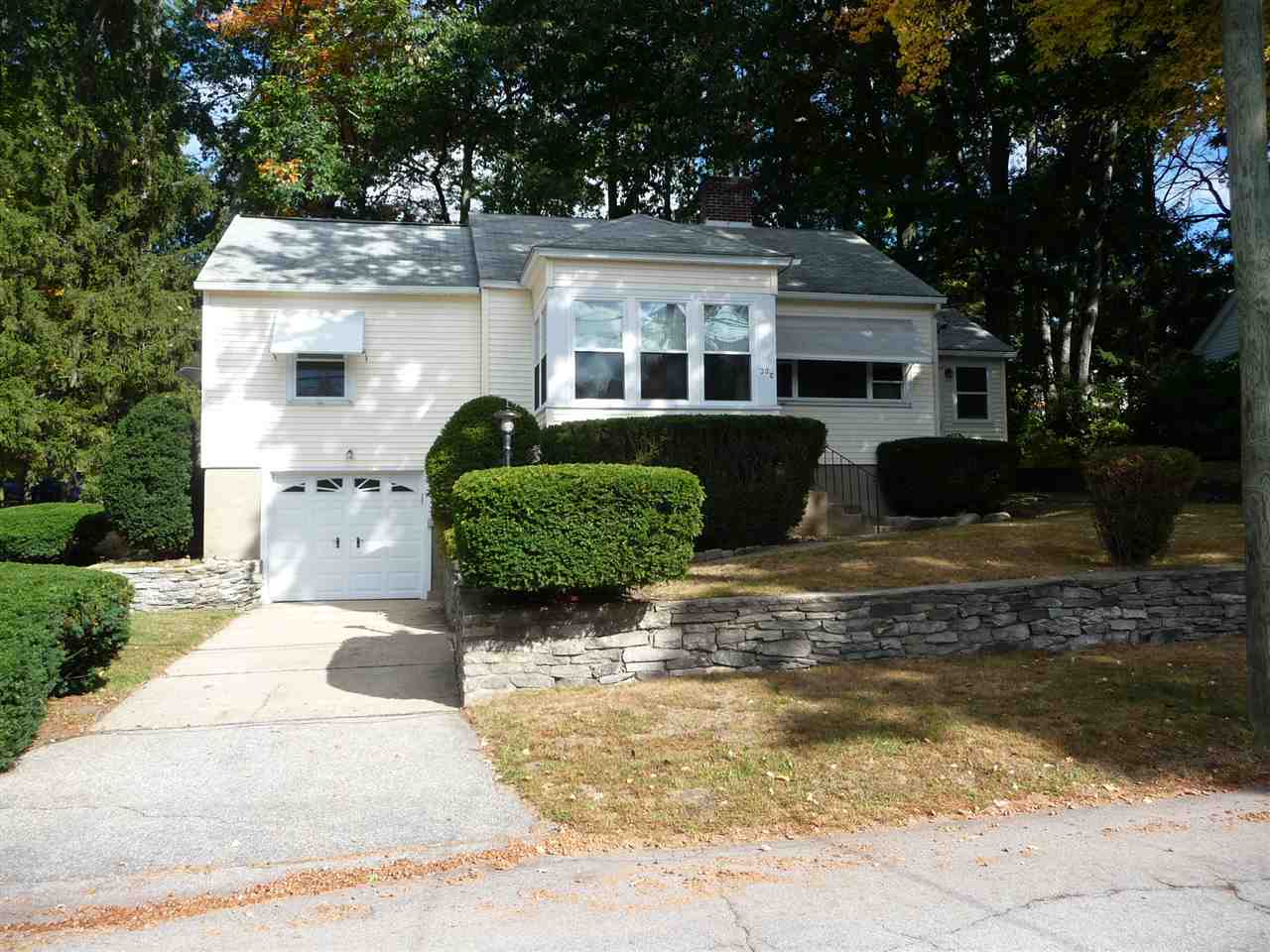 202 Kennard Road Manchester, NH 03104 - Photo 5 of 32