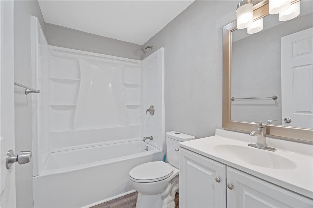 199 Roberts Street Woonsocket, RI 02895 - Photo 7 of 34