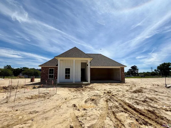 $369,900 | 29433 Northlake Drive, Denham Springs, LA 70726