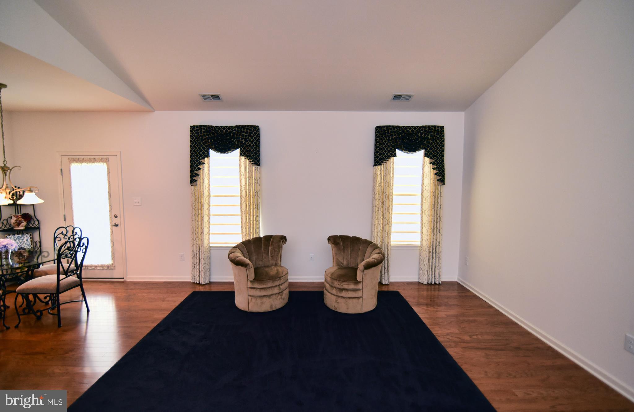 22 Pine Valley Road Berlin, NJ 08009 - Photo 11 of 22 Living room