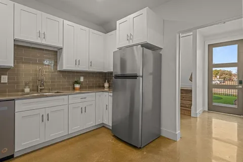 $715,000 | 500 West Sanford Street, Arlington, TX 76011