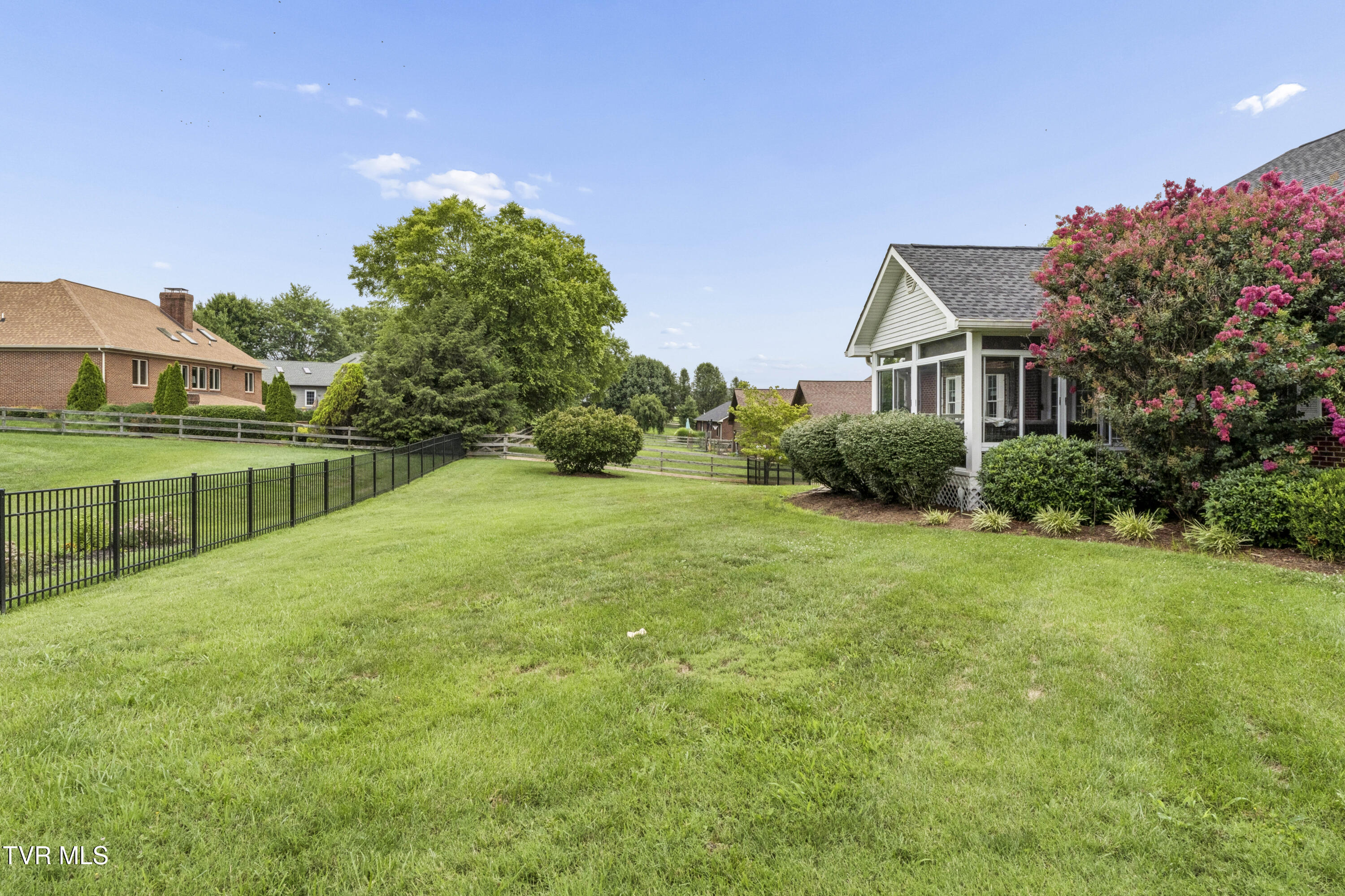 13 East Ridgefield Court Greeneville, TN 37745 - Photo 9 of 73 EeastFRidgefield-63