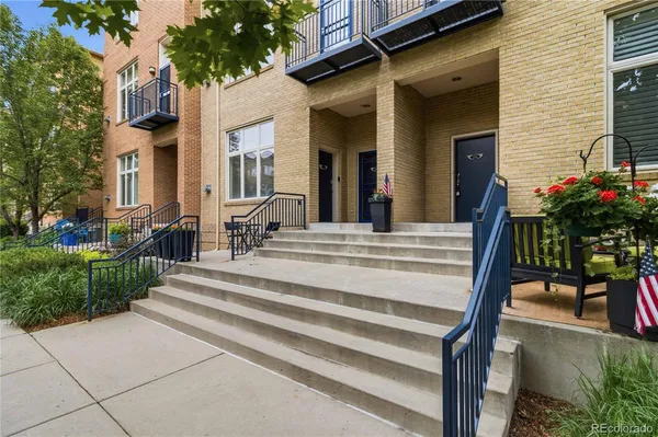 $540,000 | 190 Roslyn Street, Unit 1306, Denver, CO 80230