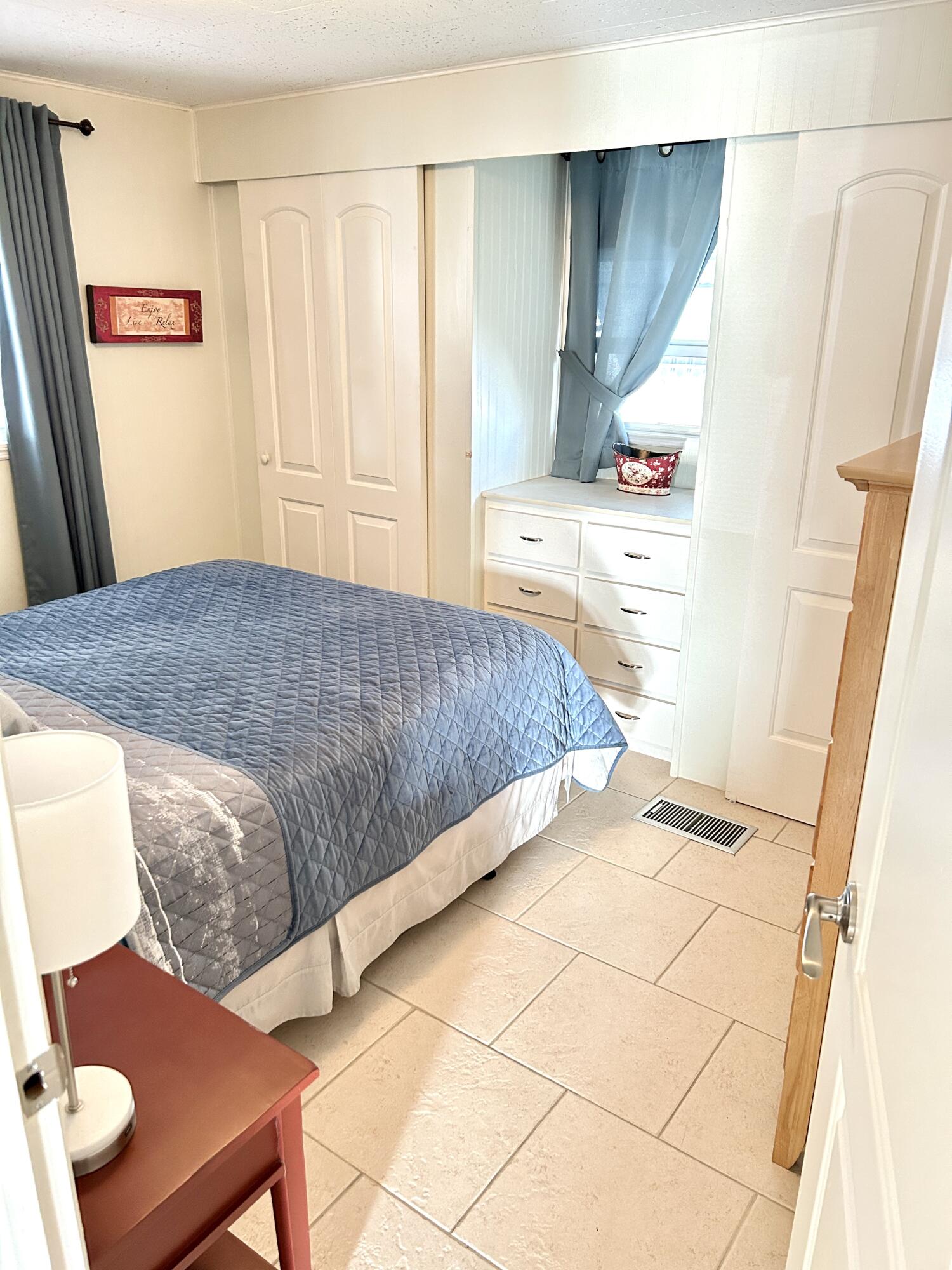 1401 South 33rd Road Hollywood, FL 33021 - Photo 22 of 44 IMG_2577