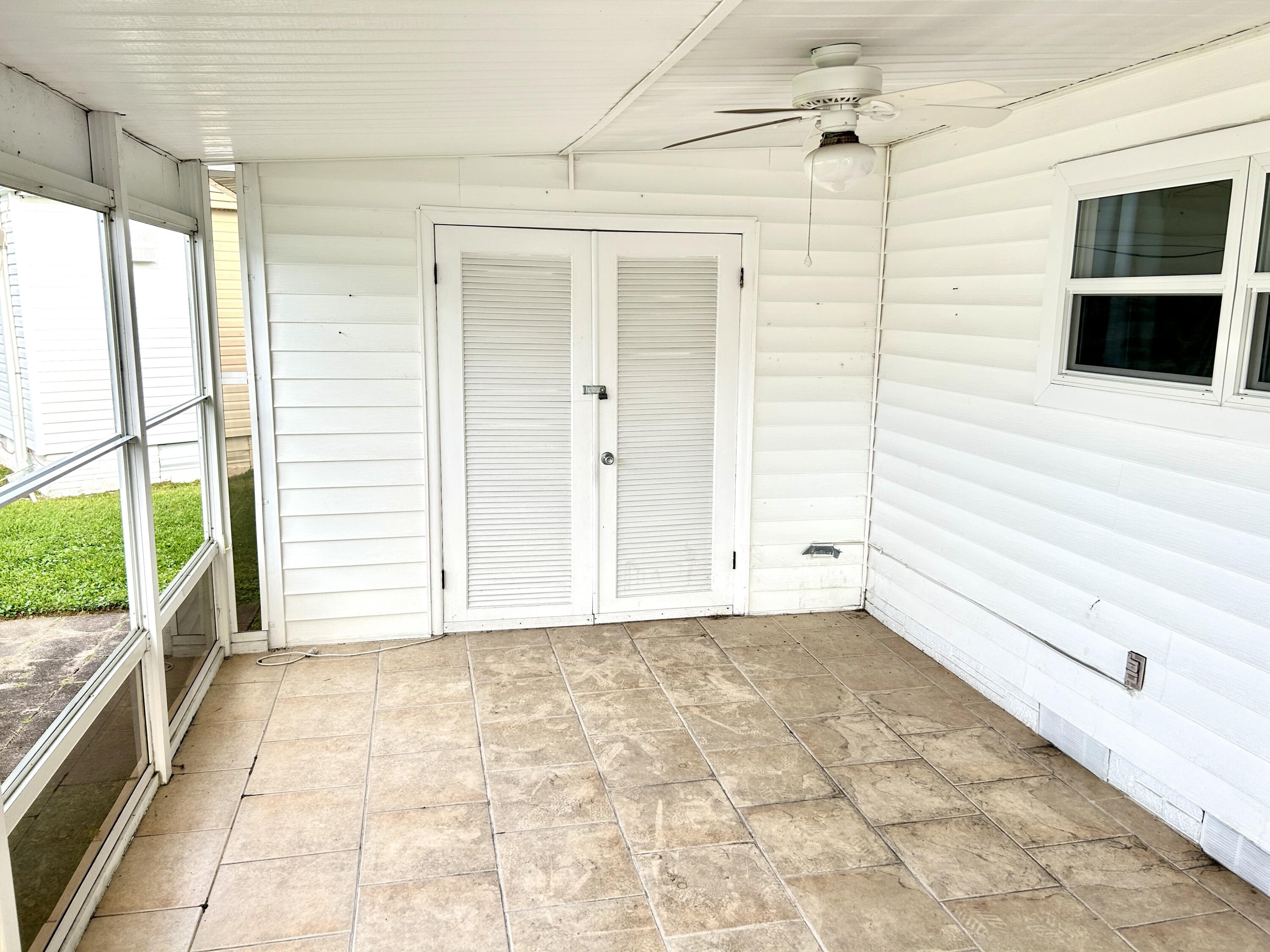 1401 South 33rd Road Hollywood, FL 33021 - Photo 6 of 44 IMG_2566